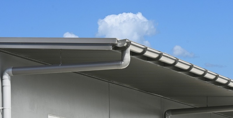 Roof gutter and downpipe
